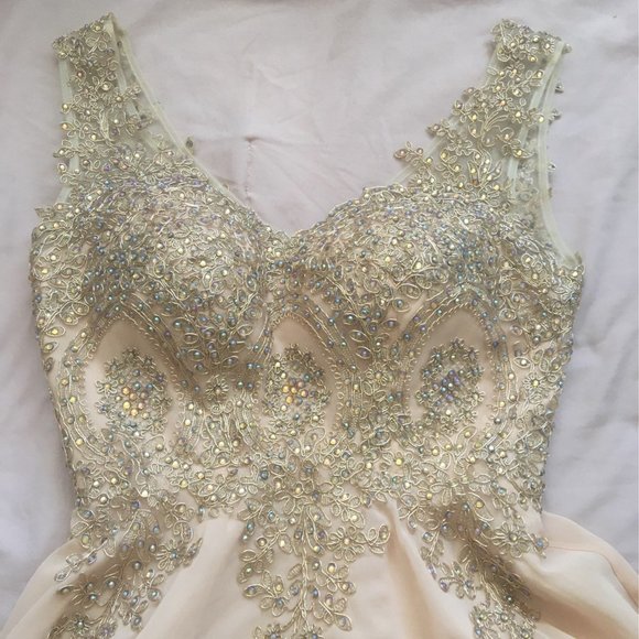 beautiful champagne dress - Picture 2 of 3